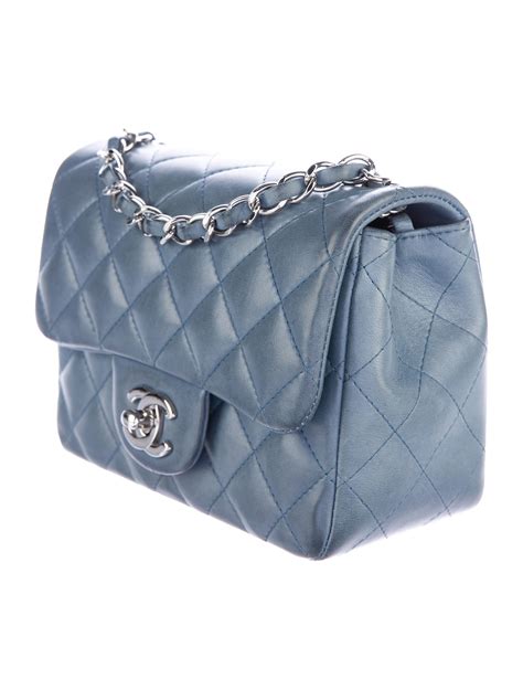 chanel classic mini flap bag